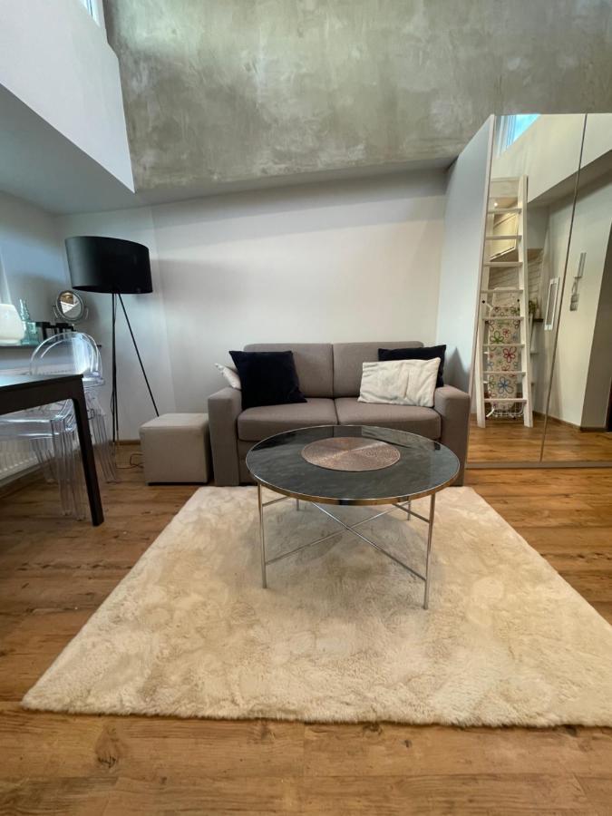 ורשה Warynskiego 9 - Piekna Panorama Miasta - Smart Tv 42 Cale - Wifi - Ekspres Kapsulkowy - W Pelni Wyposazona Kuchnia מראה חיצוני תמונה