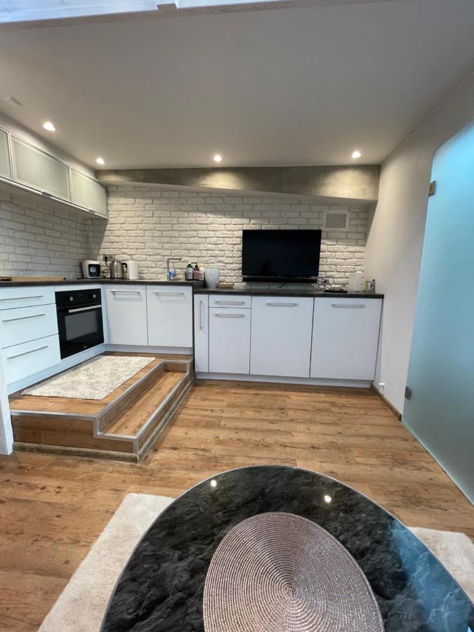 ורשה Warynskiego 9 - Piekna Panorama Miasta - Smart Tv 42 Cale - Wifi - Ekspres Kapsulkowy - W Pelni Wyposazona Kuchnia מראה חיצוני תמונה